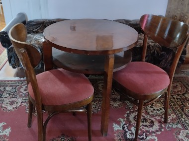 Stół z krzesłami -1