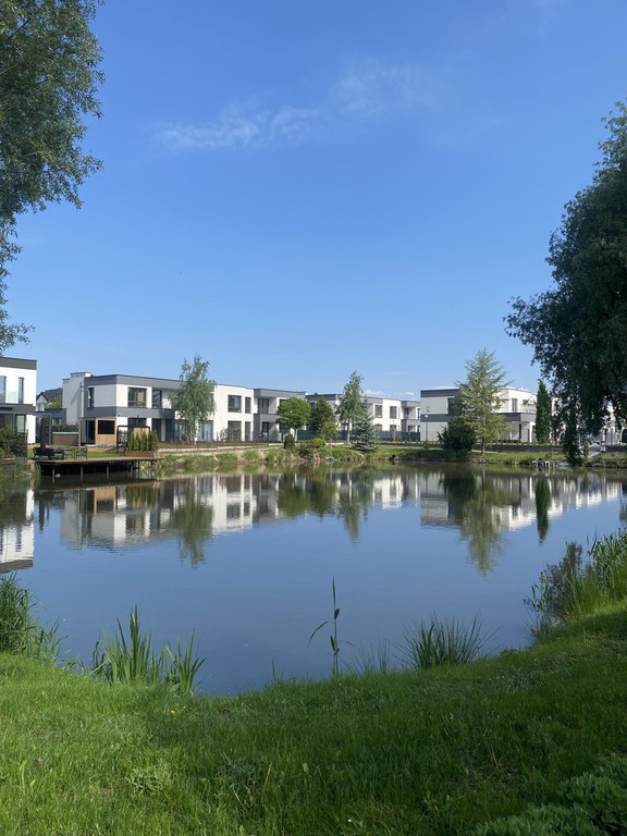 Lake Village – Kameralnie, Zielono, Komfortowo - Widok 2