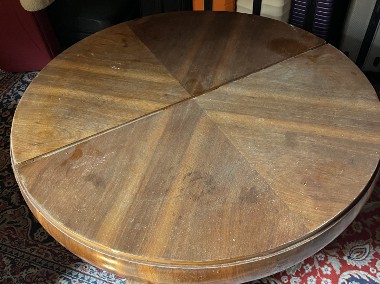 Okrągły niski stół z litego drewna-1