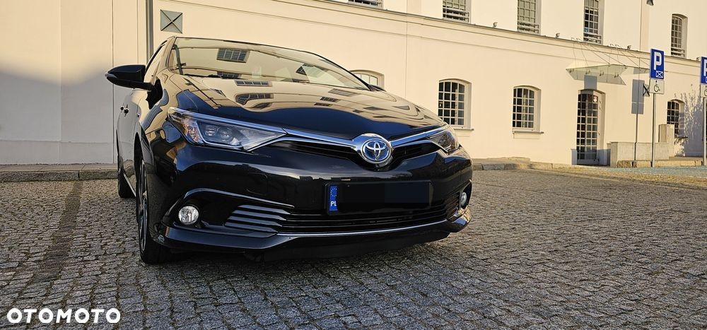 Toyota Auris II Toyota auris hybrid stan techniczny bardzo dobry polecem