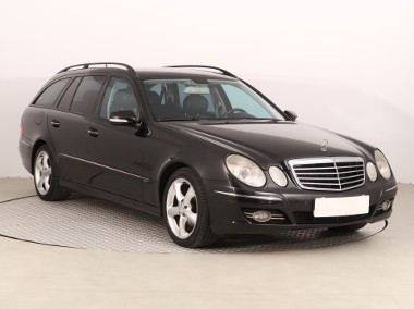 Mercedes-Benz Klasa E W211 , 170 KM, 7 miejsc, Navi, Xenon, Klimatronic, Tempomat,-1