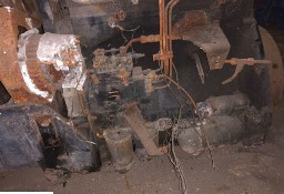 CASE IH 4240 - SKRZYNIA [CZĘŚCI]