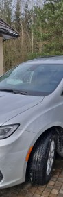 Chrysler Pacifica-3
