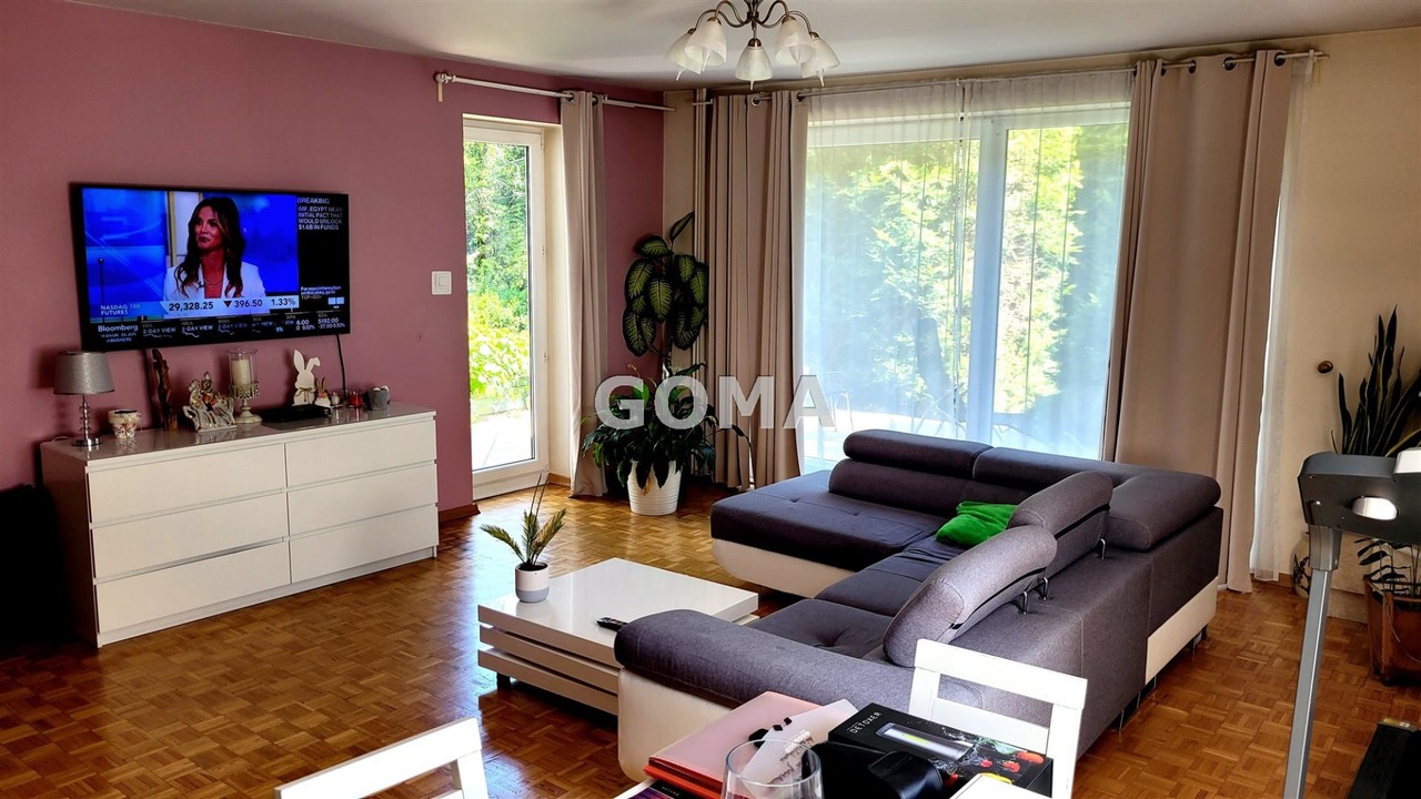 Wyjątkowy dom w Wesołej z ogrodem otulony lasem - Widok 4