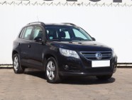 Volkswagen Tiguan , Klimatronic, Tempomat, Parktronic, Podgrzewane siedzienia