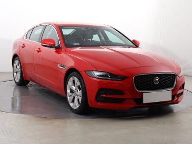 Jaguar XE I , Salon Polska, 1. Właściciel, Serwis ASO, 180 KM, Automat,-1