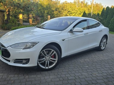 Tesla Model S Darmowe Ładowanie SC01-1