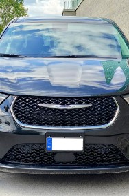 Chrysler Pacifica-2