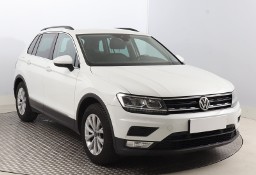 Volkswagen Tiguan , Salon Polska, Klimatronic, Tempomat, Parktronic