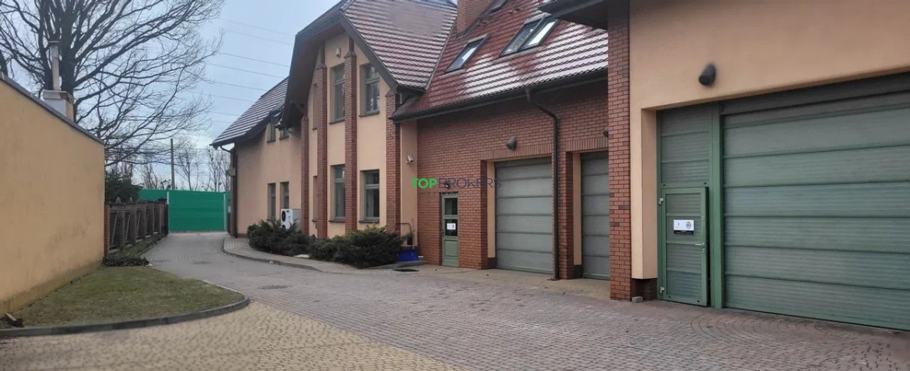 Przestronny lokal, klima, niezależne ogrzewanie – další