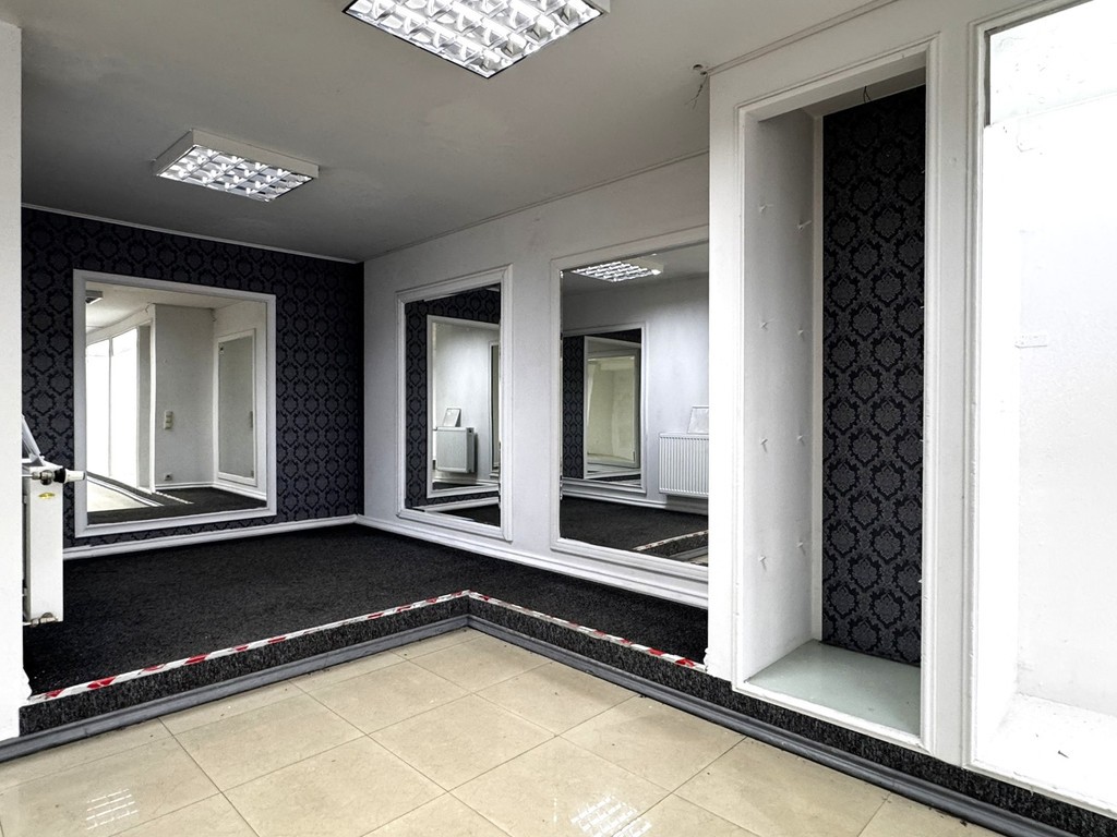 Lokal Usługowo-Handlowy 80 m² z Witryną niedaleko Manufaktury - Widok 4
