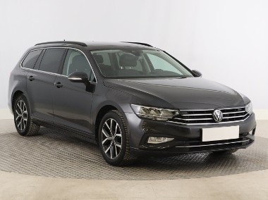 Volkswagen Passat B8 , Salon Polska, 1. Właściciel, VAT 23%, Navi, Klimatronic,-1