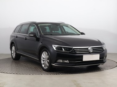 Volkswagen Passat B8 , Skóra, Navi, Klimatronic, Tempomat, Parktronic,-1