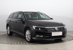 Volkswagen Passat B8 , Skóra, Navi, Klimatronic, Tempomat, Parktronic,