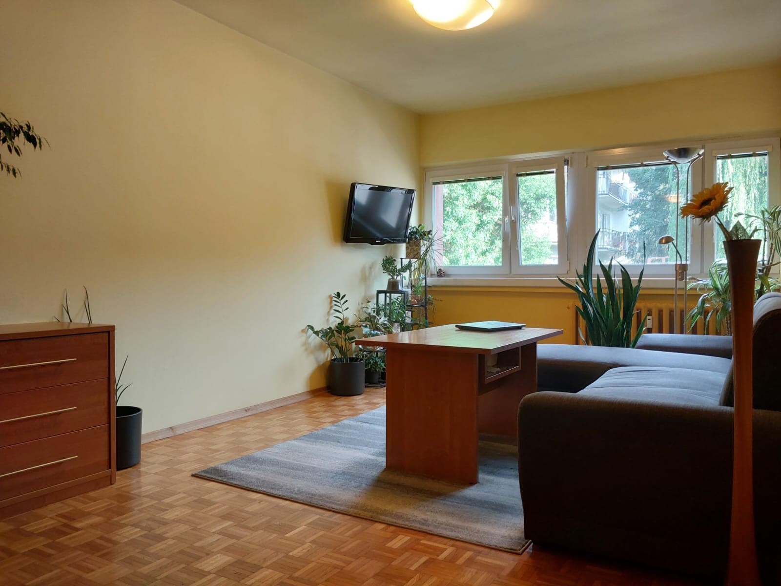 W pełni wyposażone 2 pokoje (43m²) przy Skrzyżowaniu Marszałków