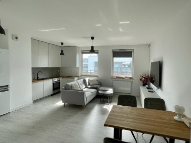 3-pokojowe mieszkanie, duży balkon, nowa cena!!-1
