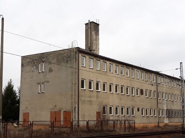Łazy, ul. Zawiercianska - budynek biurowy-1