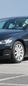 Jaguar XE I , Salon Polska, Serwis ASO, 177 KM, Automat, Skóra, Navi,-3