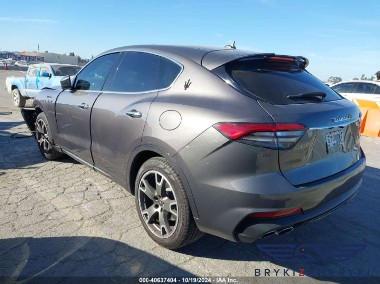 Maserati Levante-1