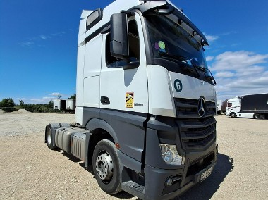 Mercedes-Benz actros-1