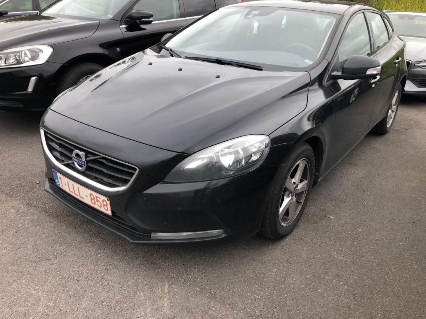 Volvo V40 II