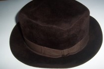 Klasyczny kapelusz ciemny brąz, firmy Elegant. Lata 60-te
