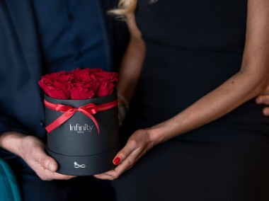 Flower Box czerwone naturalne wieczne róże pachnące prezent Dzień Kobiet-1
