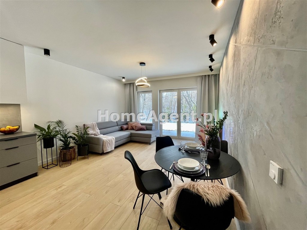 NOWY PIĘKNIE URZĄDZONY APARTAMENT Z OGRÓDKIEM! - Widok 4