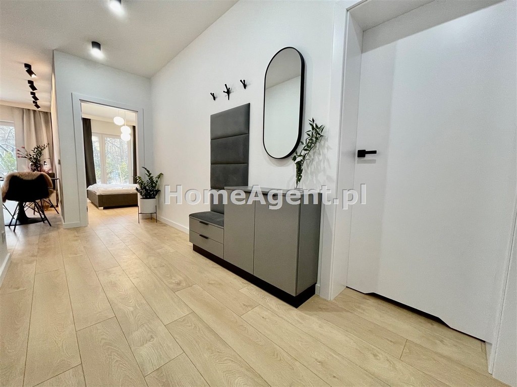 NOWY PIĘKNIE URZĄDZONY APARTAMENT Z OGRÓDKIEM! - Więcej