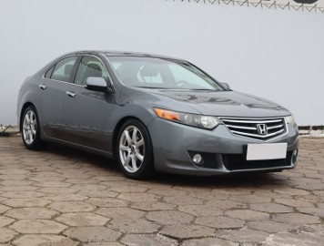 Honda Accord VIII , Klimatronic, Tempomat, Parktronic, Podgrzewane siedzienia