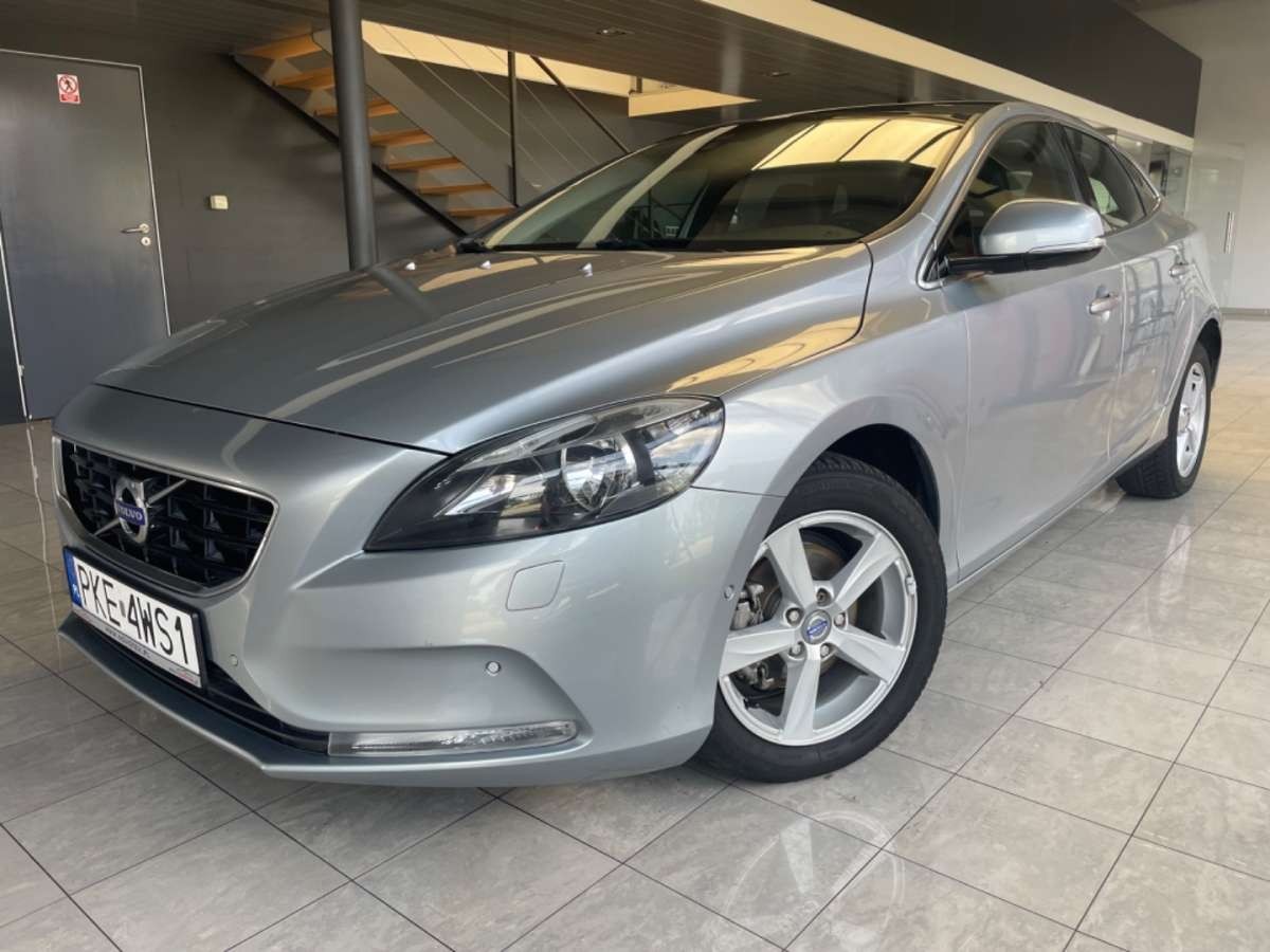 Volvo V40 II