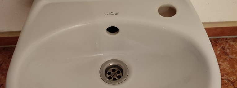 Umywalka mała z otworem na pojemnik na mydło-1