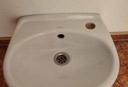 Umywalka mała z otworem na pojemnik na mydło