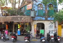 Lokal Playa Del Carmen