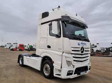 Mercedes-Benz Actros-1