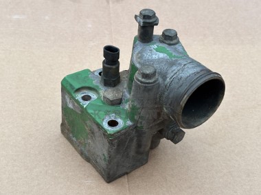 John Deere 3215 3220 3415 3420 Osłona Obudowa Termostatu R500472 R500471-1