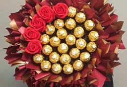 Czerwono-złoty bukiet z różami i Ferrero Rocher