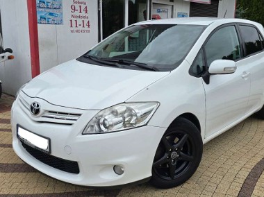 Toyota Auris I-1