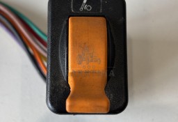 John Deere seria 6000 7000 8000 R - przełącznik hamulca ręcznego RE313498