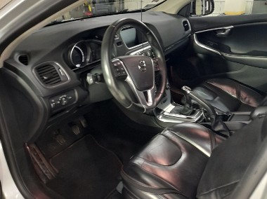 V40 Cross Country Ocean Race 3D 150 KM Pierwszy właściciel-1