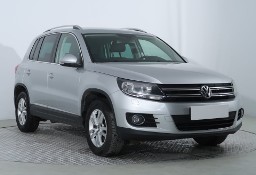 Volkswagen Tiguan , Klimatronic, Tempomat, Podgrzewane siedzienia