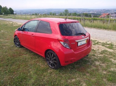 Toyota Yaris 1.3 benzyna-1