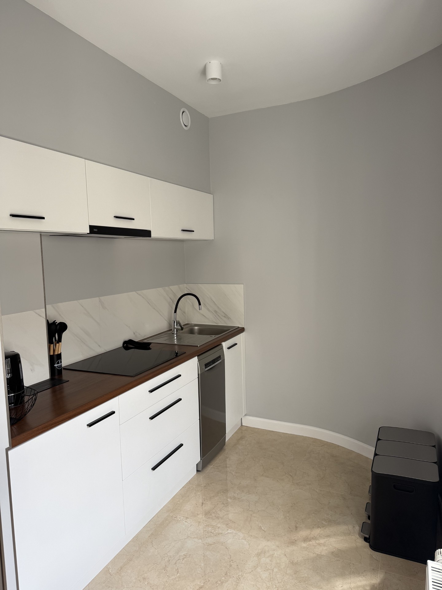 Mieszkanie 59 m², wysoki standard, przy Galerii Katowickiej i Dworcu PKP - Widok 5