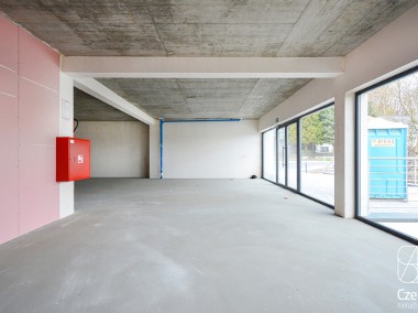 Witrynowy lokal, 130 m2, nowy budynek, Myślenice-1