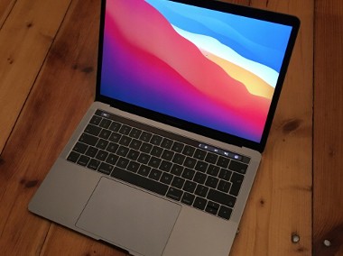 Pilnie sprzedam Macbook pro 13 2019 Touchbar -1
