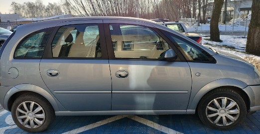 Opel Meriva w automacie