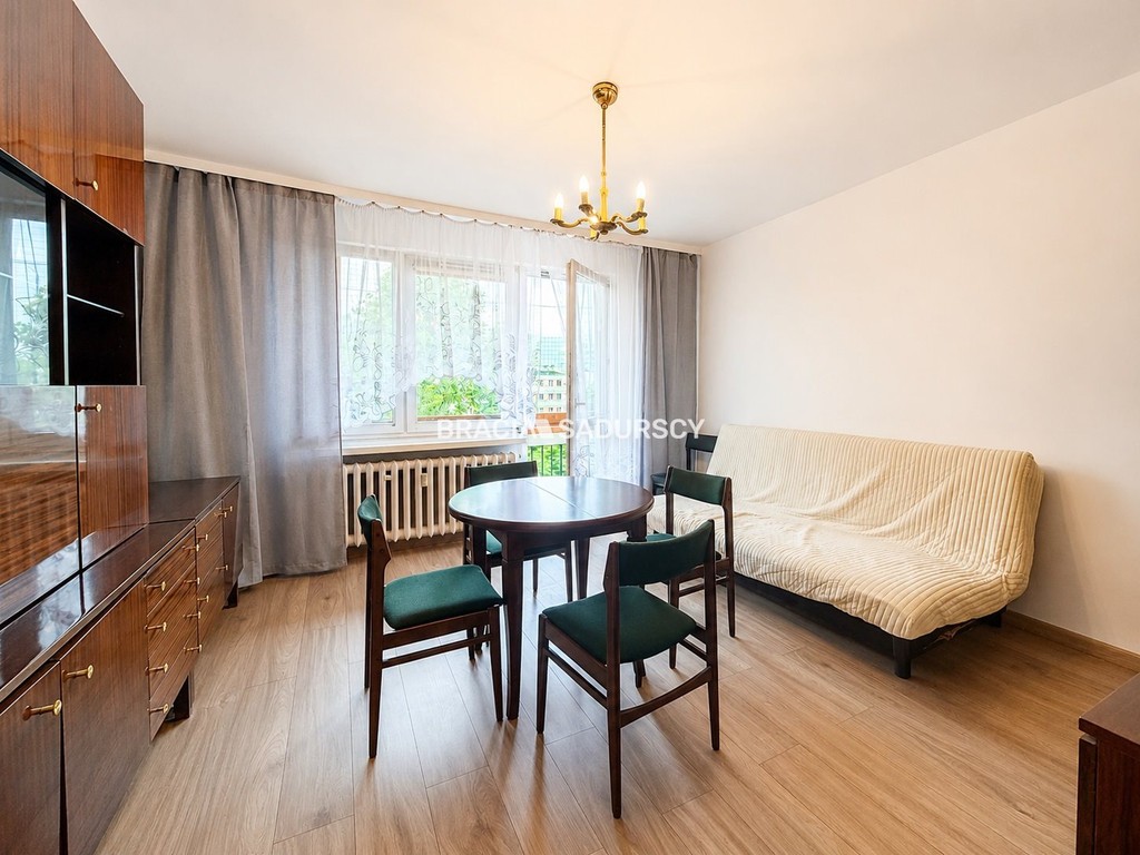 3-pok, os.Podw. balkon, osobna kuchnia – pohled 4
