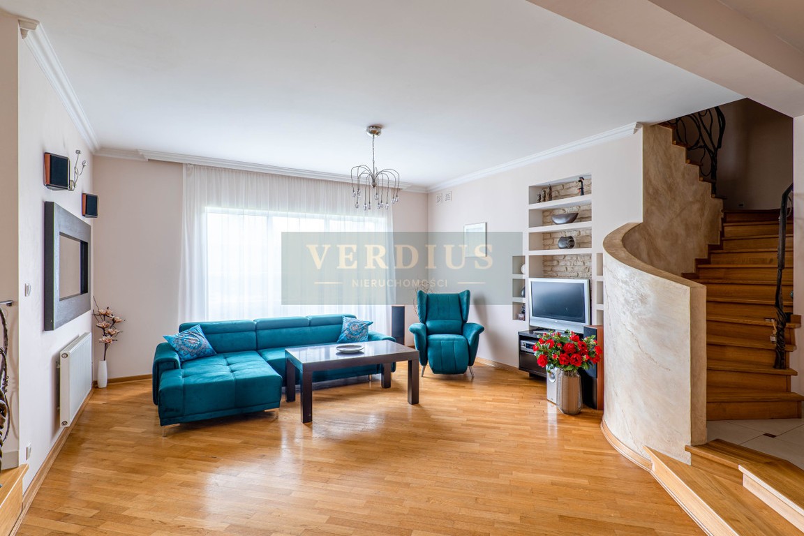 Dom dla rodziny 6 pokoi, działka 1230m2
