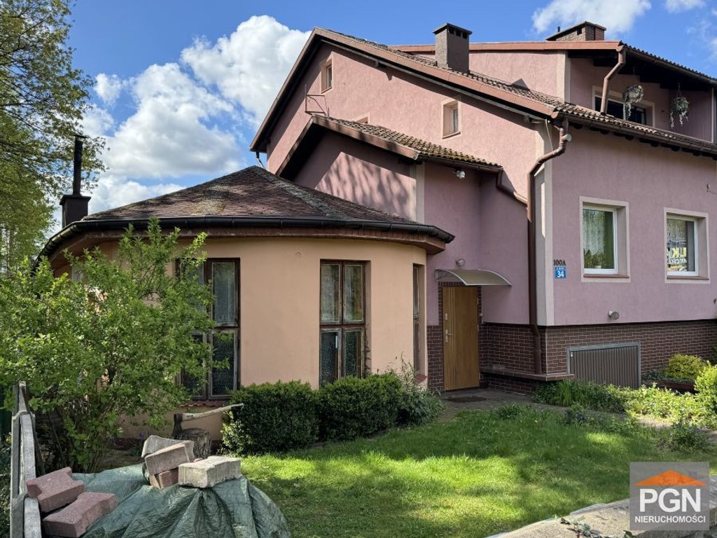 Dom Bliźniak w działką i dodatkowym mieszkaniem