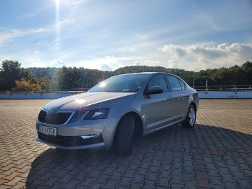 mały przebieg, świetny stan, serwisowana w ASO, garazowana